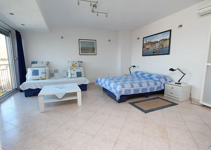 Διαμέρισμα Malerisches Nur 400 Meter Zum Mit Meerblick - Nur 10 Minuten Zum Zentrum Von