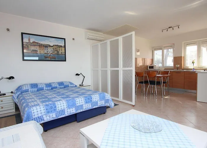 Malerisches Nur 400 Meter Zum Mit Meerblick - Nur 10 Minuten Zum Zentrum Von Διαμέρισμα *