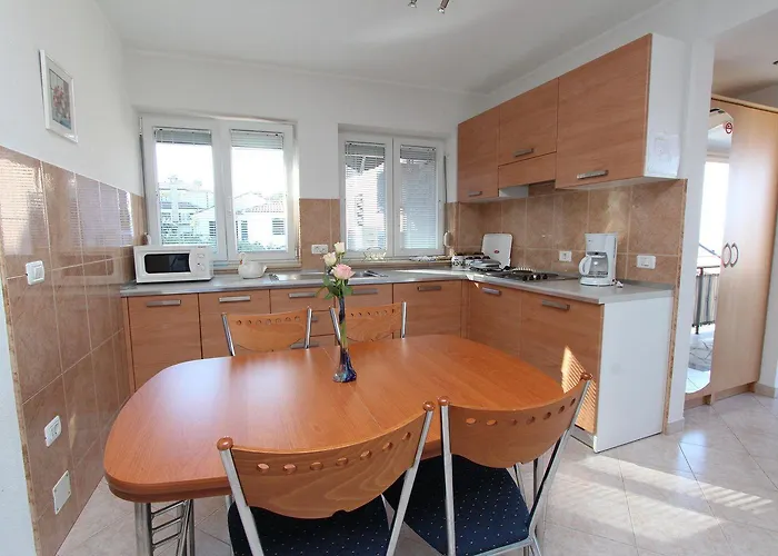 Malerisches Nur 400 Meter Zum Mit Meerblick - Nur 10 Minuten Zum Zentrum Von Διαμέρισμα *